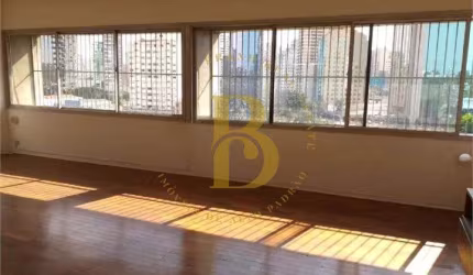 Apartamento com 145 m², 3 quartos sendo 1 suíte à venda no bairro Vila Nova Conceição.