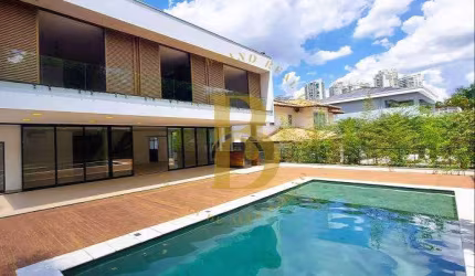 Casa de condomínio com 680 m², 5 quartos sendo 5 suítes à venda no bairro Alphaville Conde Il.