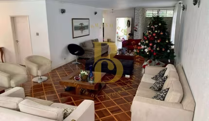 Casa com 377 m², 4 quartos sendo 2 suítes à venda no bairro Alto de Pinheiros.