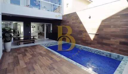 Casa com 180 m², 3 suítes e piscina à venda no bairro Sacomã.