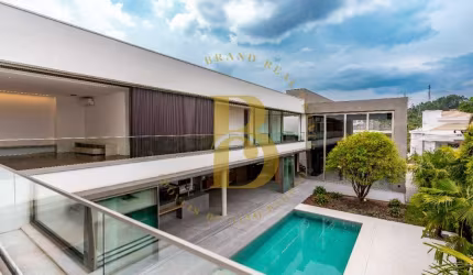 Casa de condomínio com 1267 m², 5 quartos sendo 5 suítes à venda no bairro Alphaville.
