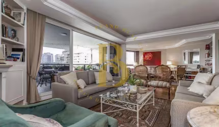 Apartamento com 348 m², 4 quartos sendo 4 suítes à venda no bairro Real Parque.