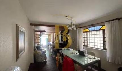 Casa com 200 m², 3 quartos sendo 3 suítes à venda no bairro Alto da Lapa.
