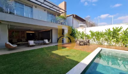 Casa com 327 m², 4 quartos sendo 4 suítes à venda no bairro Alto de Pinheiros.