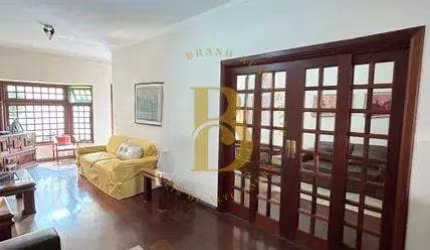 Casa com 250 m², 3 quartos sendo 0 suíte à venda no bairro Vila Romana.