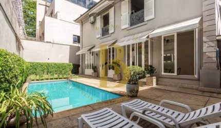 Casa com 360 m², 4 quartos sendo 4 suítes à venda no bairro Morumbi.