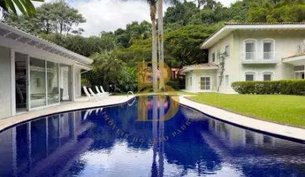 Casa com 850 m², 7 quartos sendo 7 suítes à venda no bairro Morumbi.
