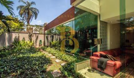 Casa com 300 m², 4 quartos sendo 4 suítes à venda no bairro Alto da Boa Vista.
