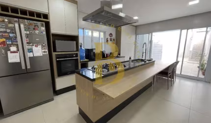 Casa com 130 m² em condomínio, 3 quartos sendo 1 suíte à venda Granja Viana
