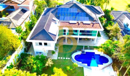 Casa de condomínio com 744 m², 4 quartos sendo 4 suítes à venda no bairro Alphaville.