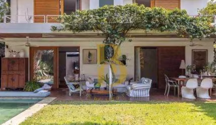 Casa com 454 m², 4 quartos sendo 4 suítes à venda no bairro Alto de Pinheiros.