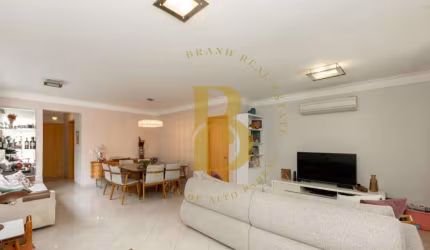 Apartamento com 126 m² e 2 dormitórios, no miolo da Vila Clementino, próximo a duas estações de Metrô.