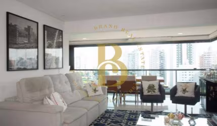 Apartamento à venda com 108 m², 3 suítes, andar alto e vista livre, na Chácara Inglesa, próximo à estação Praça da Árvore.
