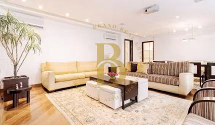 Apartamento com 200 m², 4 quartos sendo 2 suítes à venda no bairro Santa Cecilia.