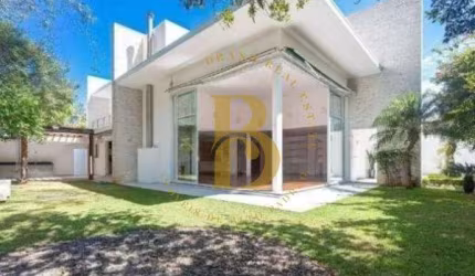 Casa no Alto de Pinheiros - próximo a praça por do sol