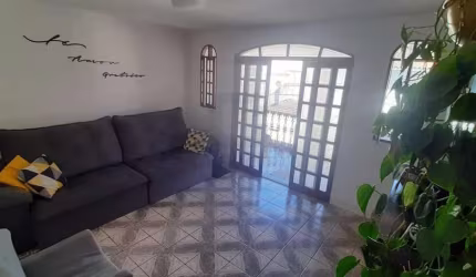 Casa 2 dormitórios 2 Vagas próximo ao Atacadão Vila Yolanda