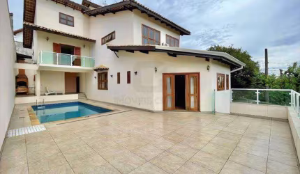 Casa na Fazendinha -Carapicuíba- Terras da Madeira- 4 Dormitórios sendo 2 Suítes - 5 Vagas