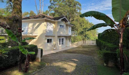 Casa na Fazendinha - Carapicuíba - 4 Dormitórios sendo 2 Suítes - 4 Vagas - Vista Livre
