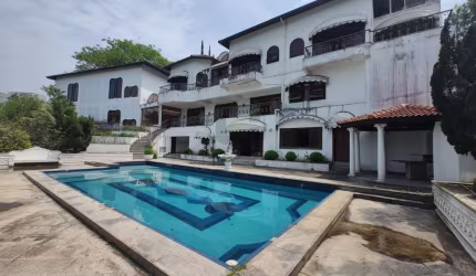 Casa no Residencial Tamboré 1 a venda com 5 Suítes