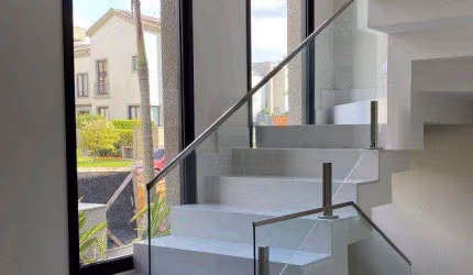Uma casa nova em Tamboré 11, com 4 suítes e padrão de acabamento Premium