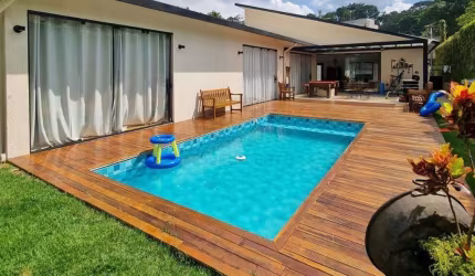 Casa em Cotia - Rua Rio Bonito (Portaria 24h) - Nova, TÉRREA c/ piscina, em rua fechada!