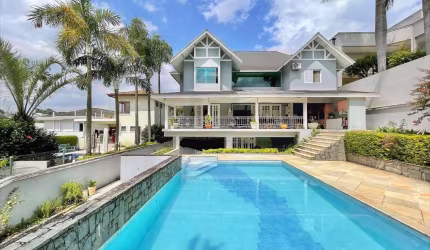 Condomínio - São Paulo II - Casa linda, 4 suítes, piscina, gourmet, condomínio completo!