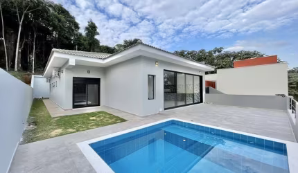 Casa em Cotia - Reserva do Vianna - ZERO Km! Térrea, 3 suítes, piscina aquecida