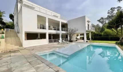 Condomínio Palos Verdes - 4 suítes. Casa moderna impecável, lareira, piscina, gourmet!
