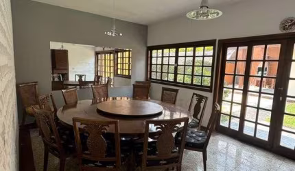 Casa com arquitetura germânica, com mobília e piscina no quintal - alphaville 9
