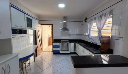 SOBRADO 3 DORMITÓRIOS SENDO 1 SUÍTE 2 VAGAS