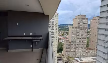 O seu Level, com sol lateral da manhã e planta espaçosa