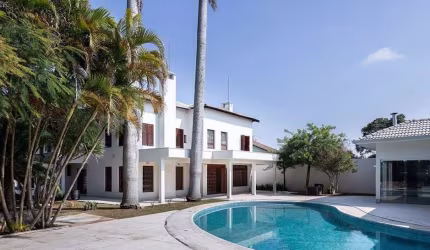 Casa na Granja Viana - Fazendinha - AT: 2.725m² - 5 Suítes - 9 Vagas - Estuda Permuta
