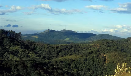 Já dá pra ir imaginando sua nova linda casa em Genesis 2, com terreno aclive