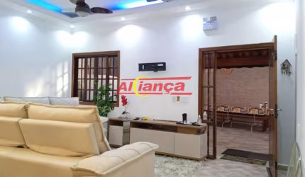 CASA PARA ALUGAR 03 QUARTOS SENDO 02 SUÍTES E 07 VAGAS 250 m² VILA RIO DE JANEIRO-GUARULHOS R$ 3.600
