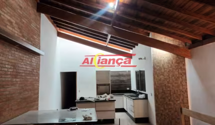 Casa térrea com 2 quartos sendo 2 suítes, localizada em Jardim Santa Emilia - Guarulhos - SP