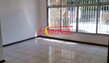 EXCELENTE CASA TERREA INDIVIDUAL COM 4 QUARTOS, 6 VAGAS - 1 EDICULA - VILA AUGUSTA