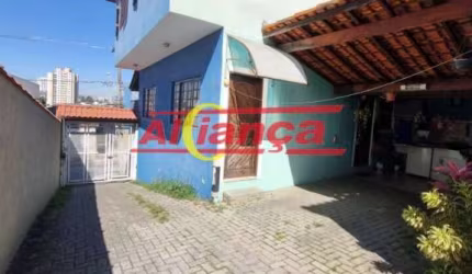 SOBRADO EM CONDOMÍNIO FECHADO NA VILA GALVÃO, 106 M2.