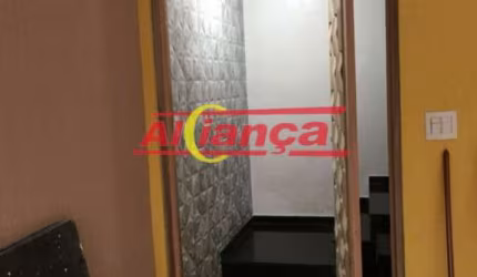 Sobrado com 3 dormitórios sendo uma suíte com sacada
