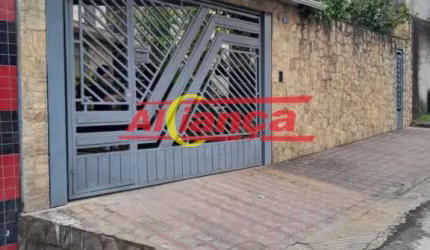 Sobrado no Pq. Jurema, 3 dorms. com 3 vagas, excelente construção