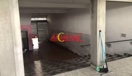 Salão para alugar, 300m² com 2 vagas de garagem - Cidade Soberana por R$ 2.500,00