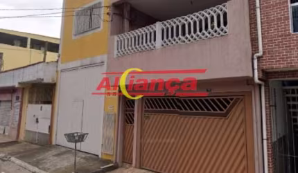 CASA COM  3 ANDARES JD PRESIDENTE DUTRA