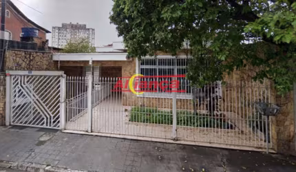 Casa Térrea com 4 quartos sendo uma suíte e garagem para 6 veículos
