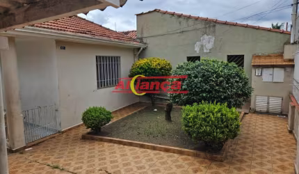 IMÓVEL NA VILA MARIA ALTA, TRES CASAS INDEPENDENTES COM AMPLO QUINTAL