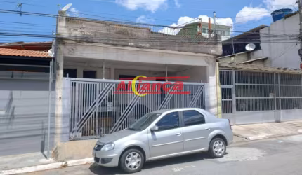 Casa no Jardim Soinco, 03 dorm, 02 banheiros, 02 vagas com 175 metros