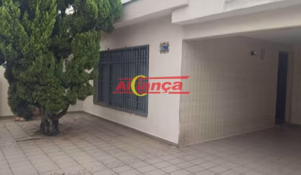 Casa térrea muito espaçosa em terreno de 261m2 no Vila Barros!