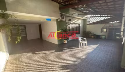 casa térrea com 03 dormitórios