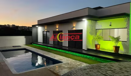 Viva o Luxo e a Segurança em Atibaia: Casa no Condomínio Fechado Parque Residencial Shambala III!