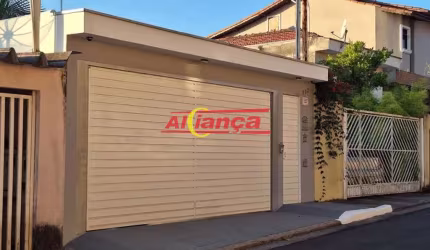 Casa  composta  por  uma suíte e cozinha americana
