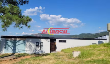 Chacara em Atibaia com 6.000 metros de terreno, 04 dorm, 02 vagas
