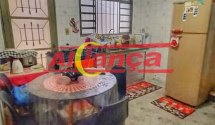 Casa à venda de 2 dormitórios no Jardim Bela Vista